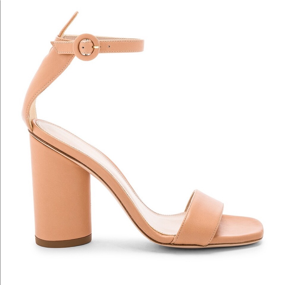 EUC Stuart Weitzman nude block heels